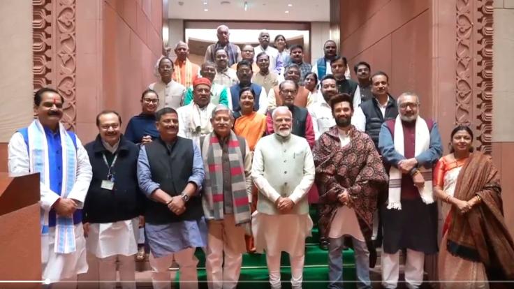 बिहार NDA के 30 सांसदों ने की पीएम मोदी से मुलाकात, चढ़ा बिहार का सियासी पारा चढ़ा